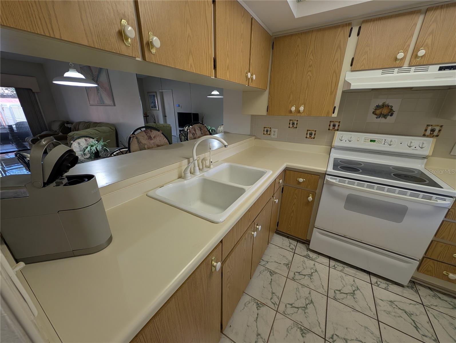 2042 SUNSET GROVE LN, CLEARWATER, FL, 33765