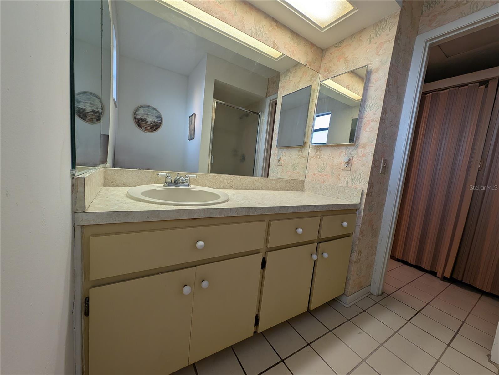 2042 SUNSET GROVE LN, CLEARWATER, FL, 33765