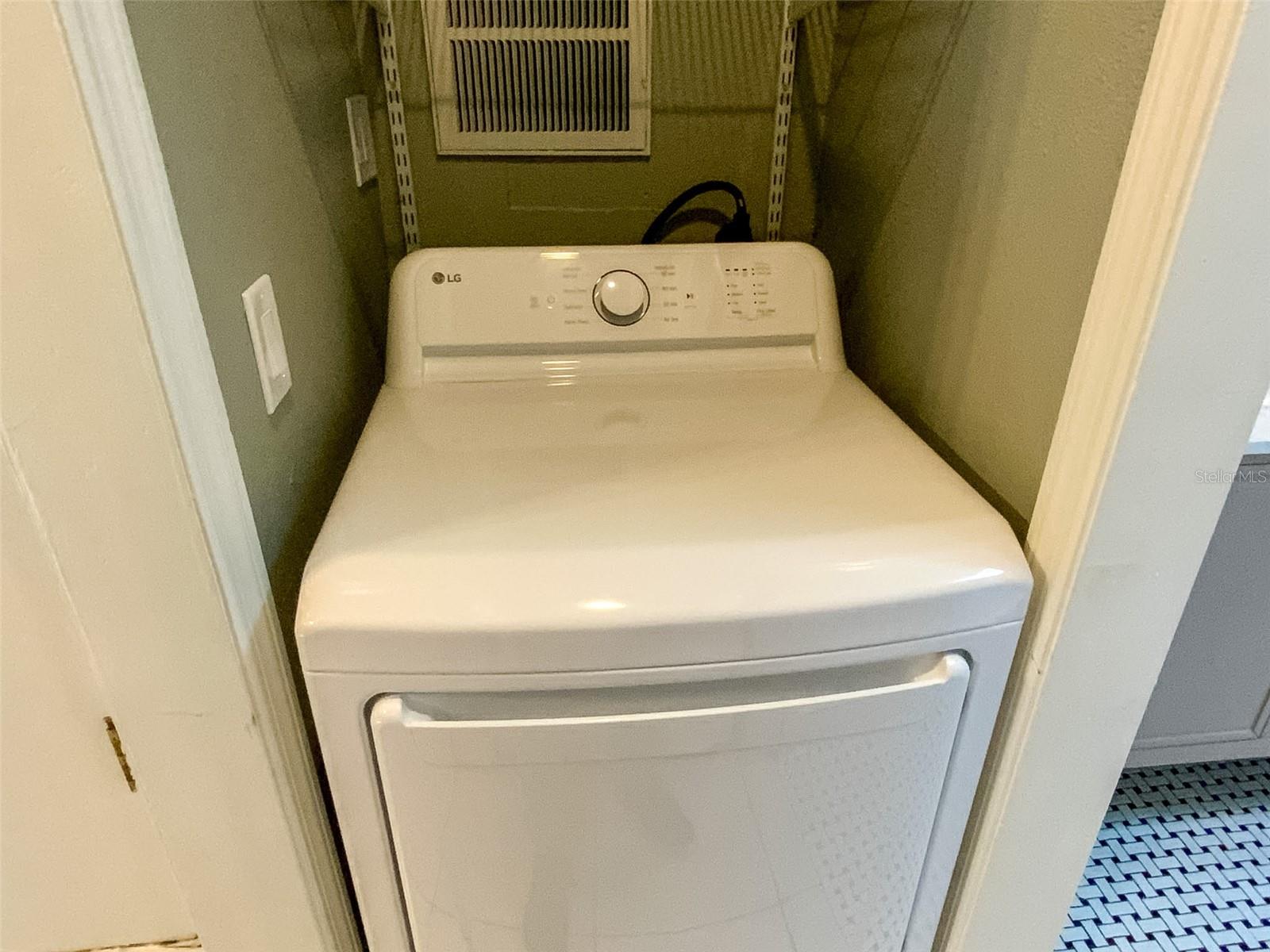 657 BROADWAY #B, DUNEDIN, FL, 34698