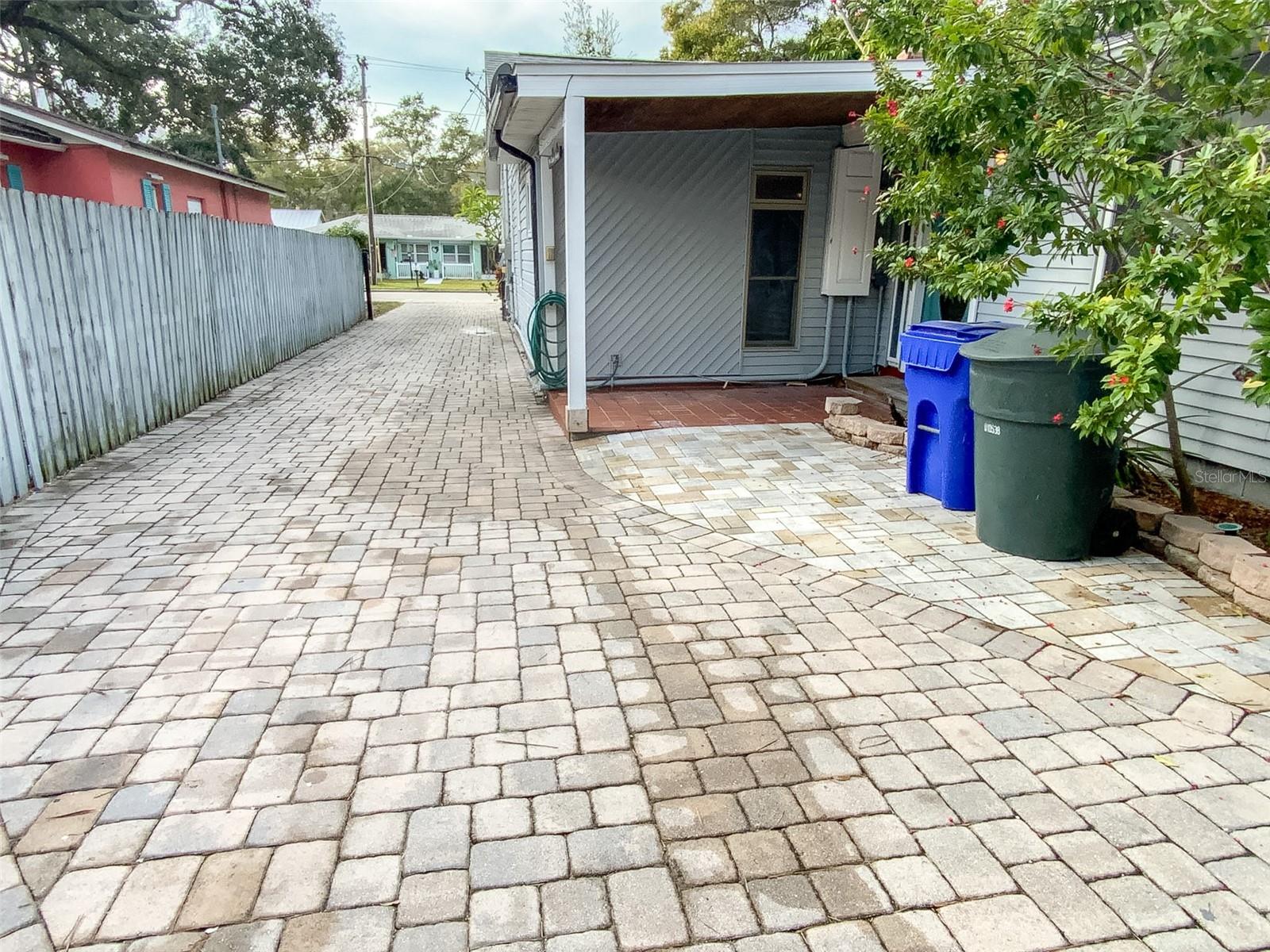 657 BROADWAY #B, DUNEDIN, FL, 34698