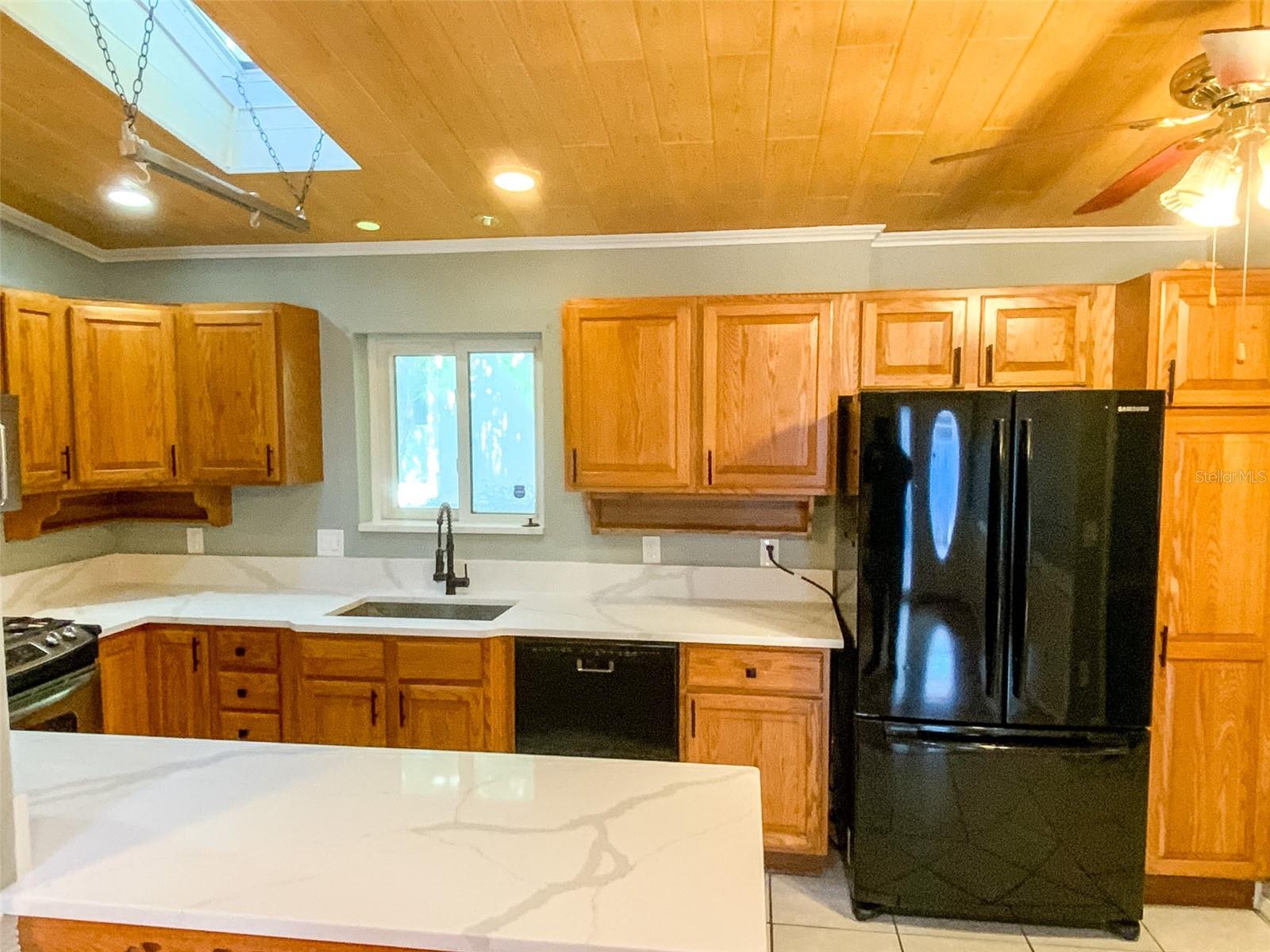 657 BROADWAY #B, DUNEDIN, FL, 34698