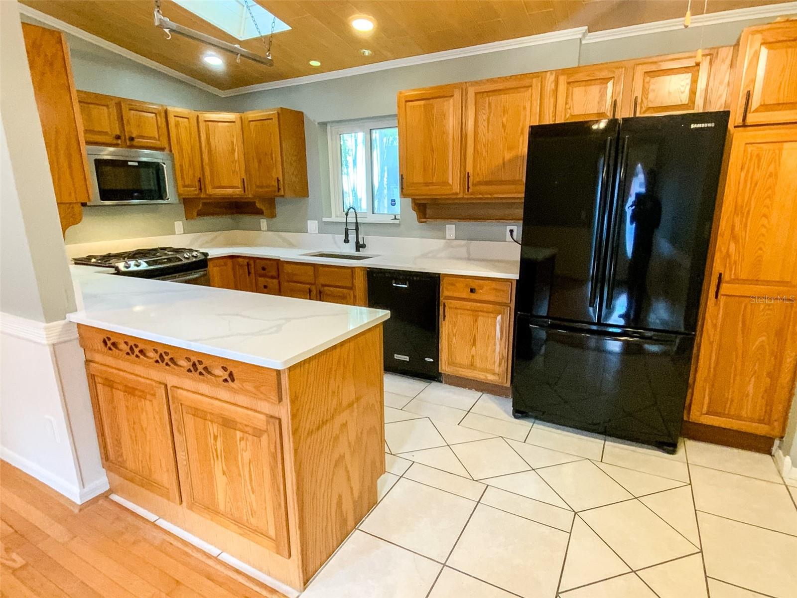 657 BROADWAY #B, DUNEDIN, FL, 34698