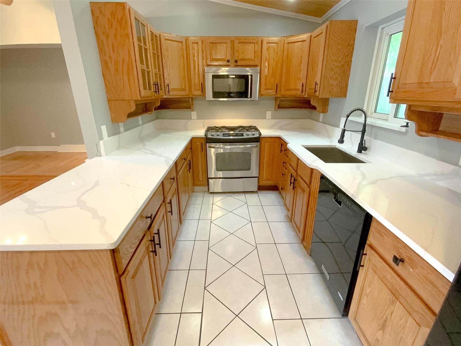 657 BROADWAY #B, DUNEDIN, FL, 34698