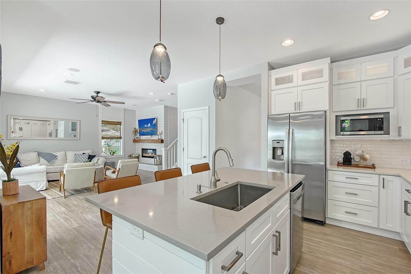 1738 SIESTA DR, SARASOTA, FL, 34239
