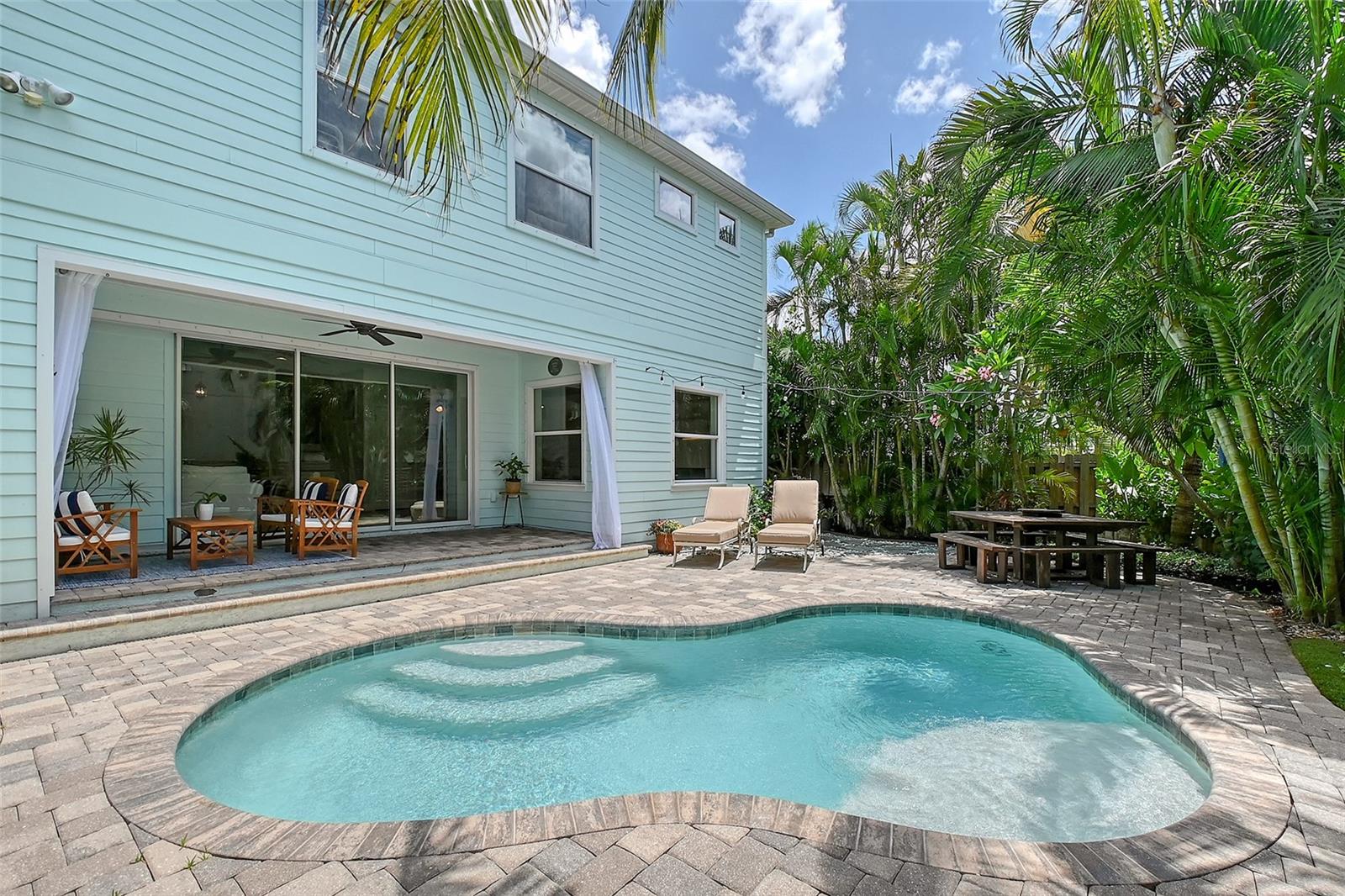 1738 SIESTA DR, SARASOTA, FL, 34239