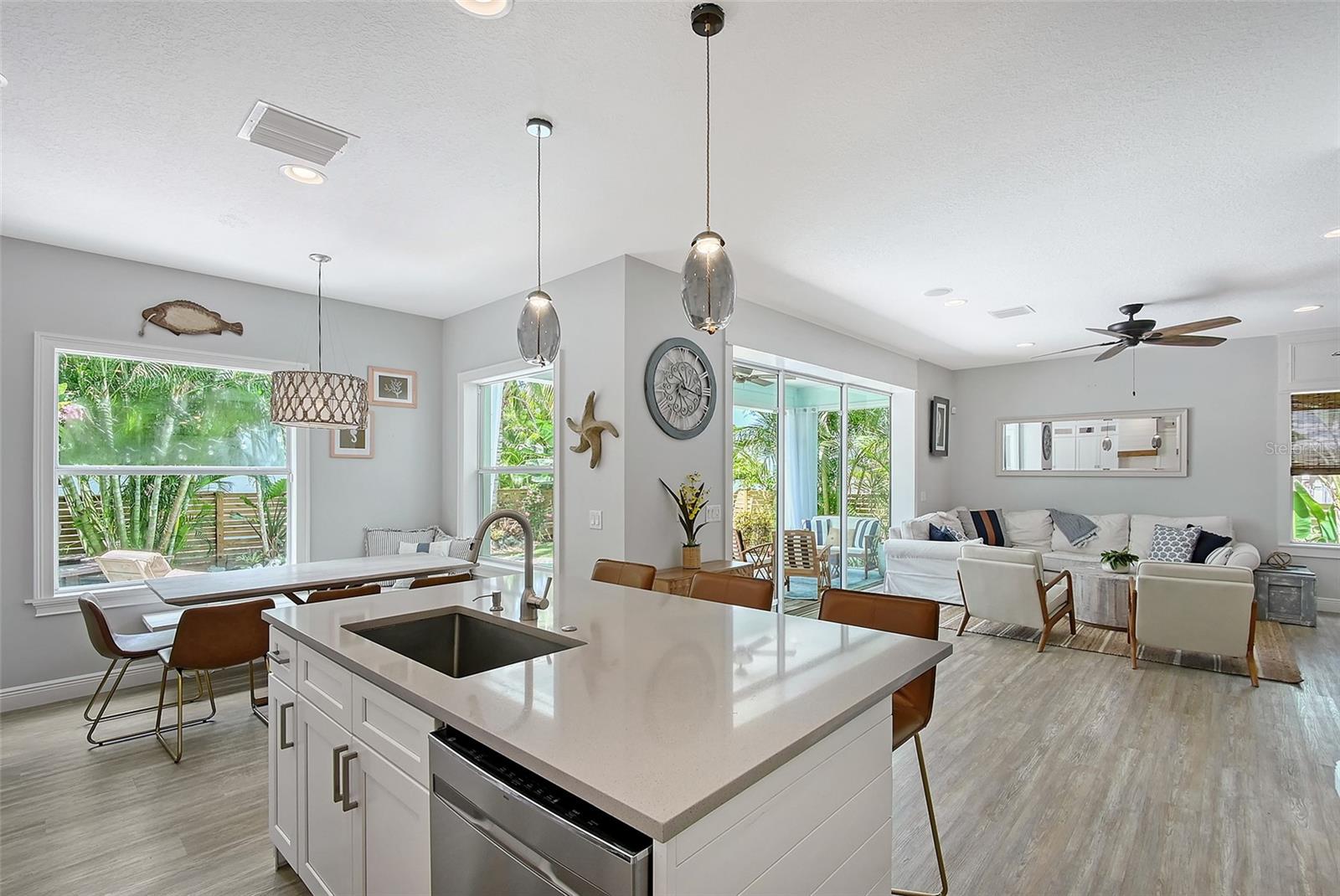 1738 SIESTA DR, SARASOTA, FL, 34239