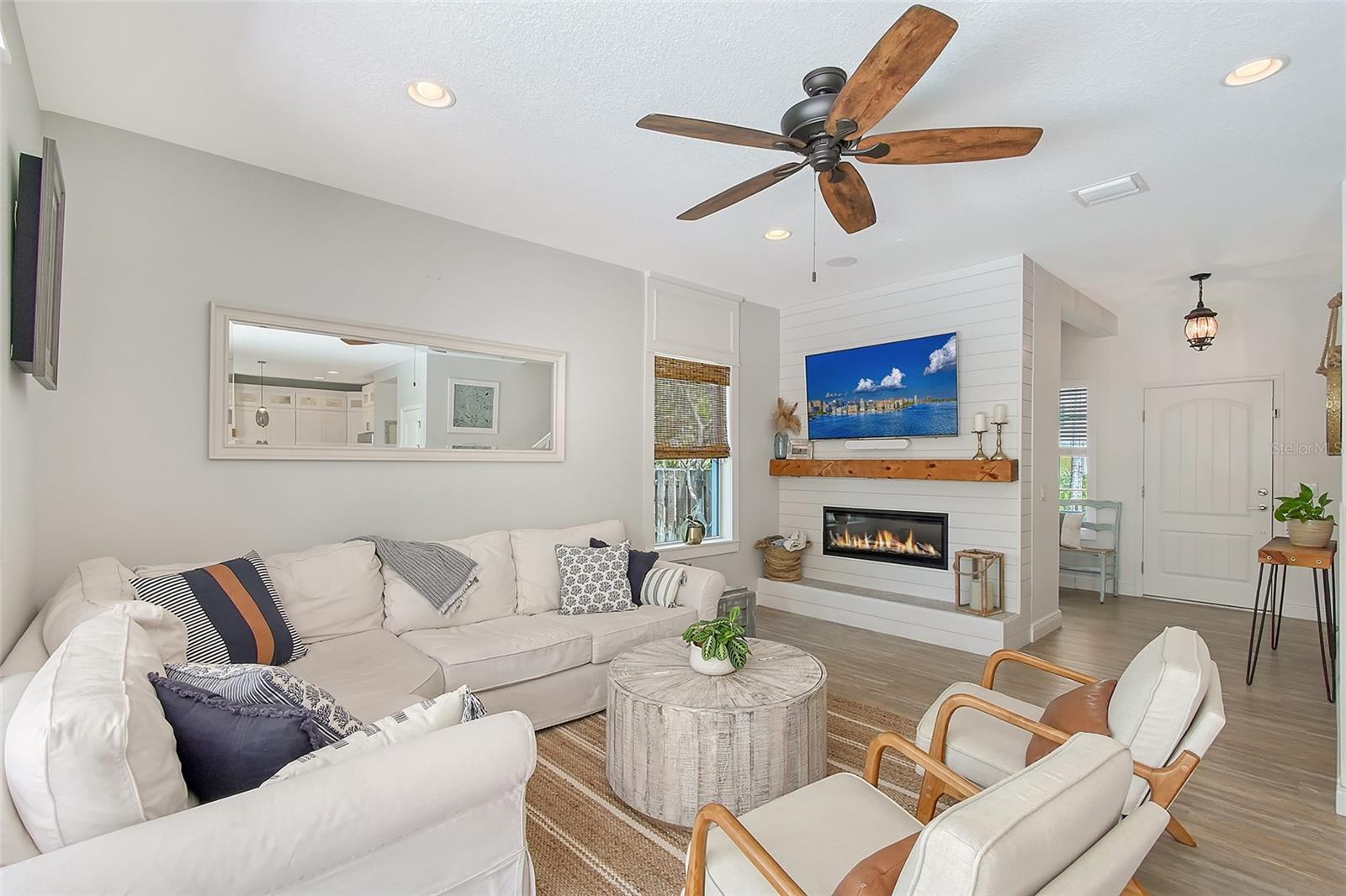 1738 SIESTA DR, SARASOTA, FL, 34239