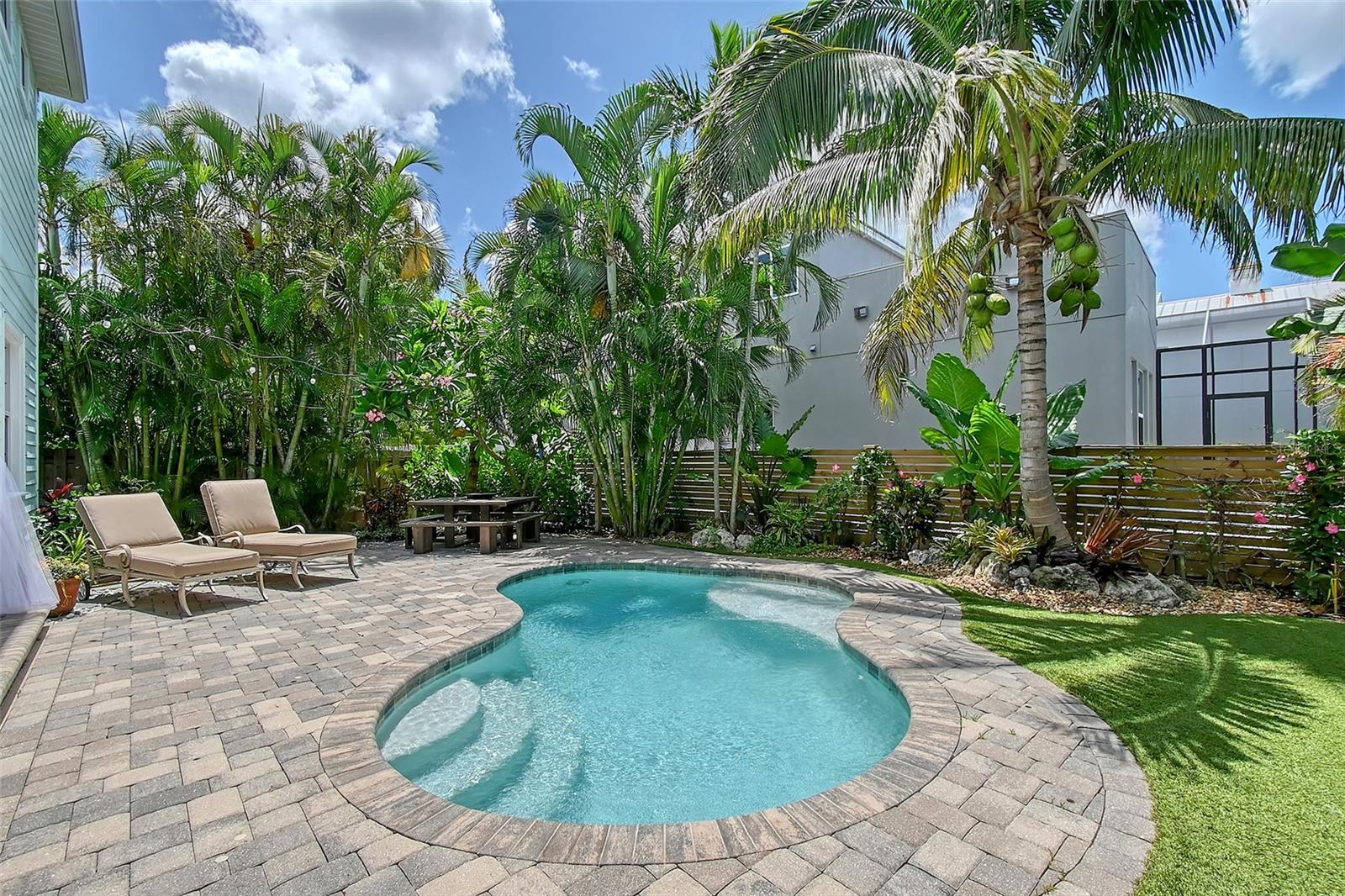 1738 SIESTA DR, SARASOTA, FL, 34239