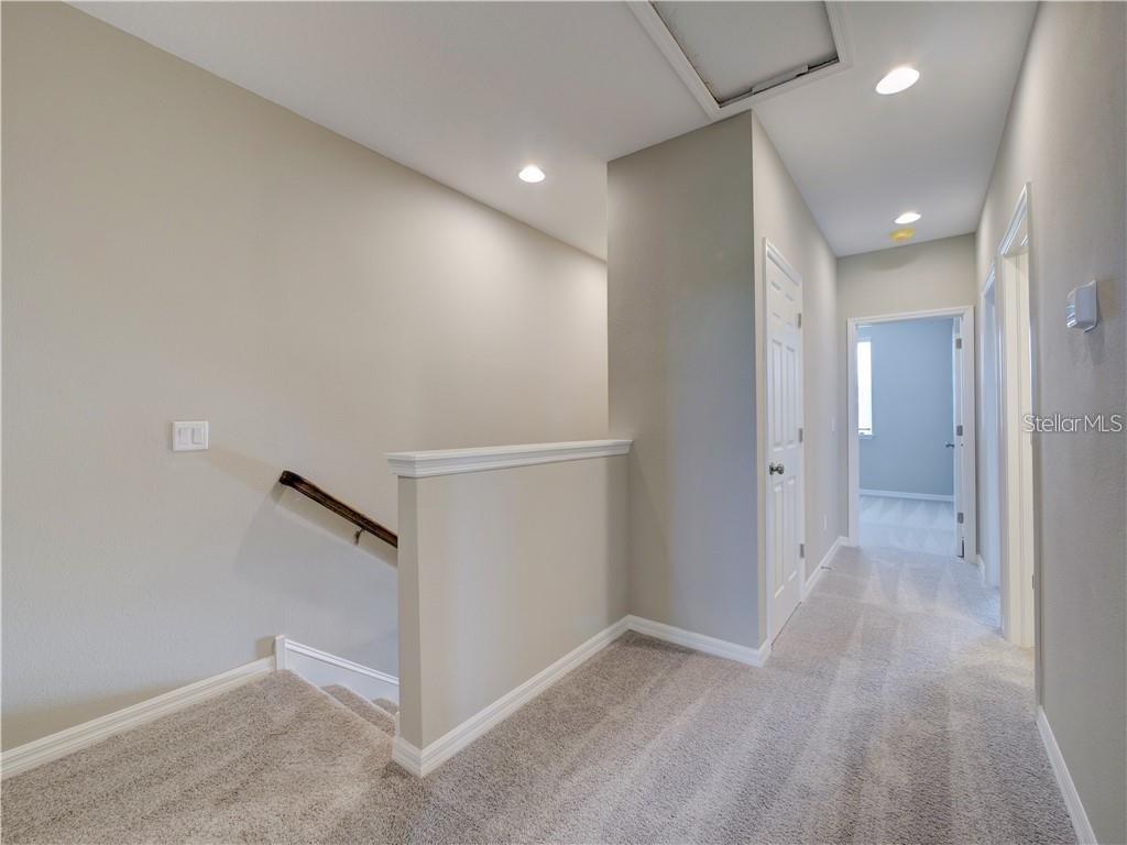 1074 AMBER LEAF TRL, WESLEY CHAPEL, FL, 33544