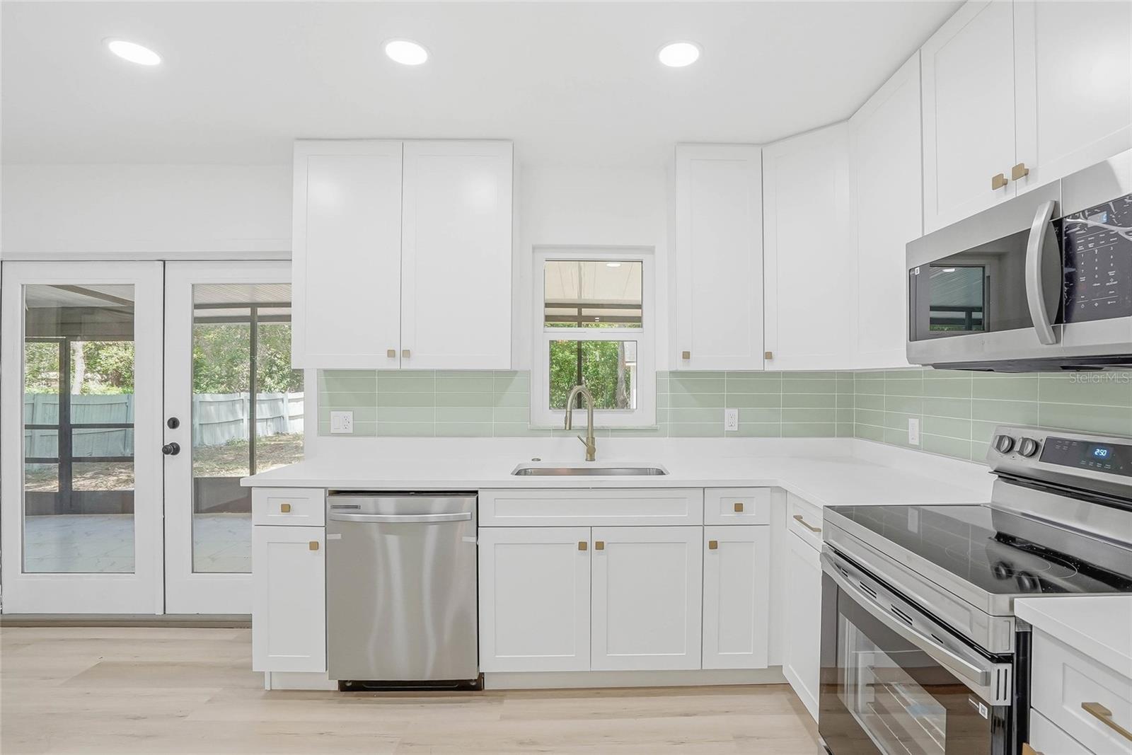 6040 KNOLLWOOD DR, RIDGE MANOR, FL, 33523