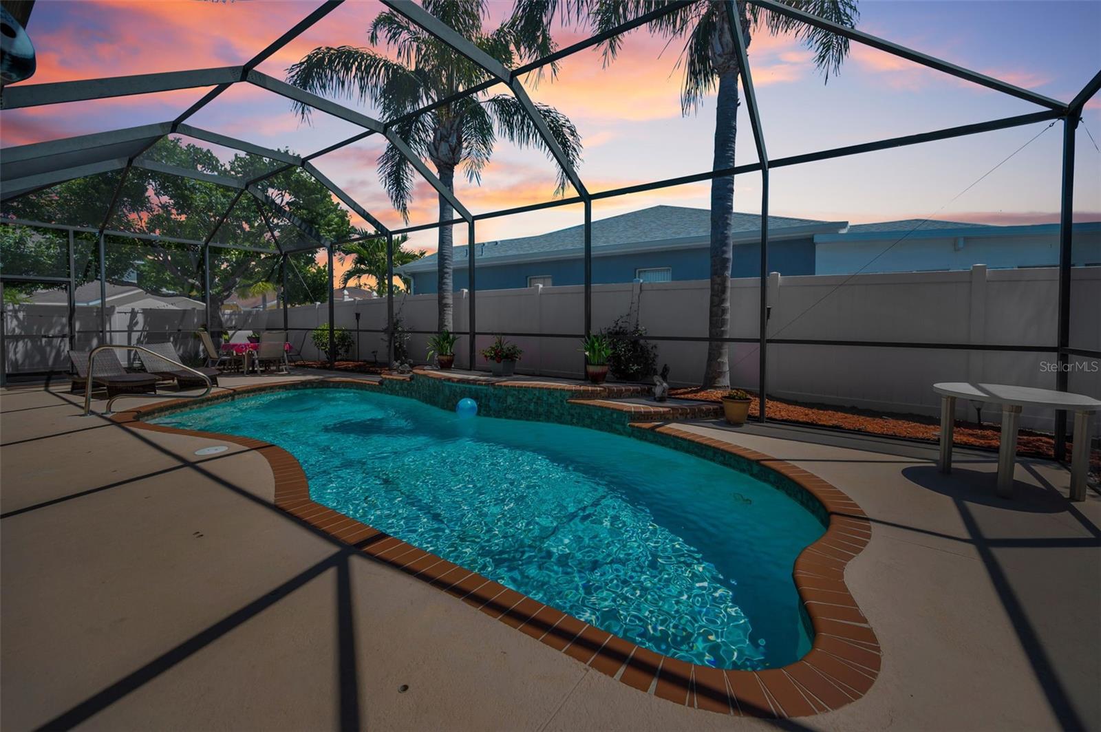 8202 WILD OAKS CIR, LARGO, FL, 33773