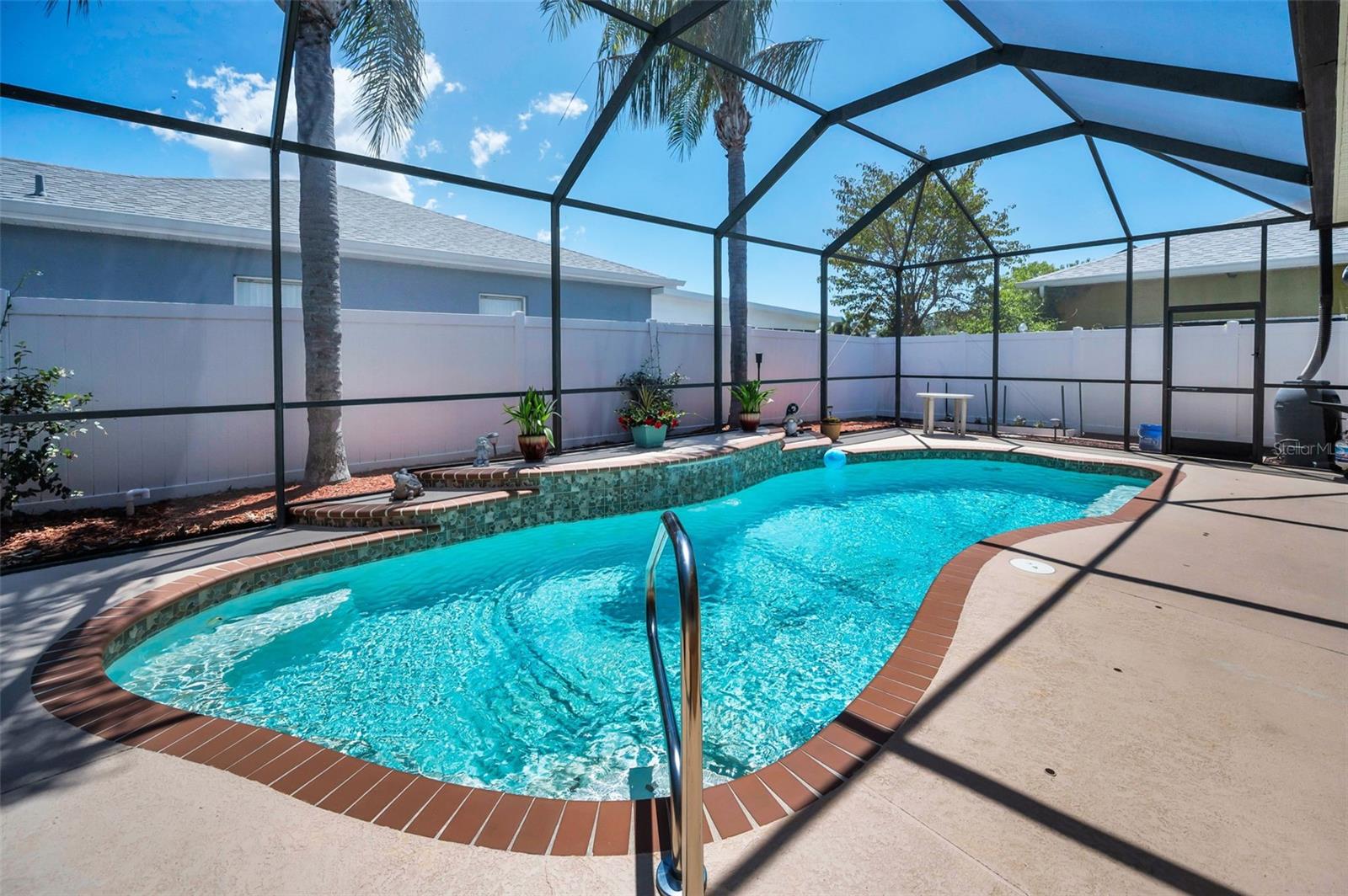 8202 WILD OAKS CIR, LARGO, FL, 33773