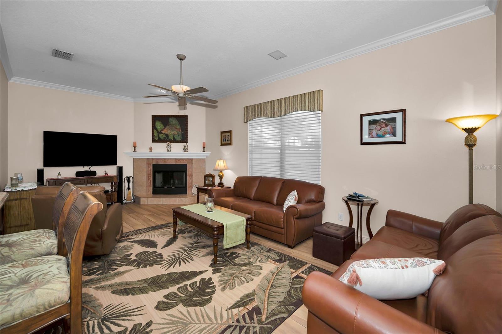 8202 WILD OAKS CIR, LARGO, FL, 33773