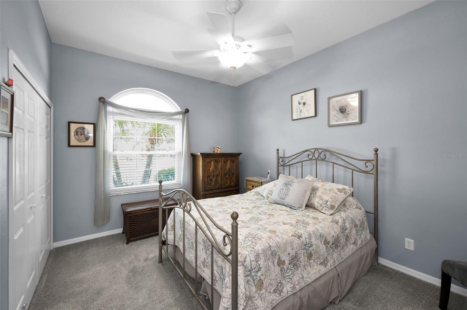 8202 WILD OAKS CIR, LARGO, FL, 33773