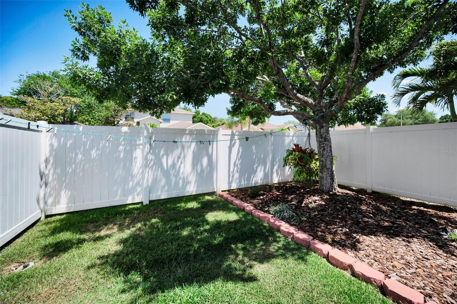 8202 WILD OAKS CIR, LARGO, FL, 33773