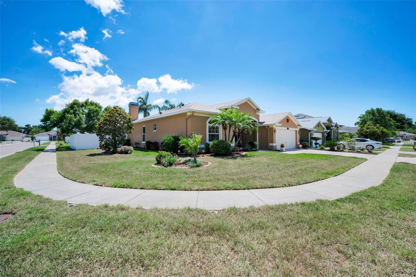8202 WILD OAKS CIR, LARGO, FL, 33773