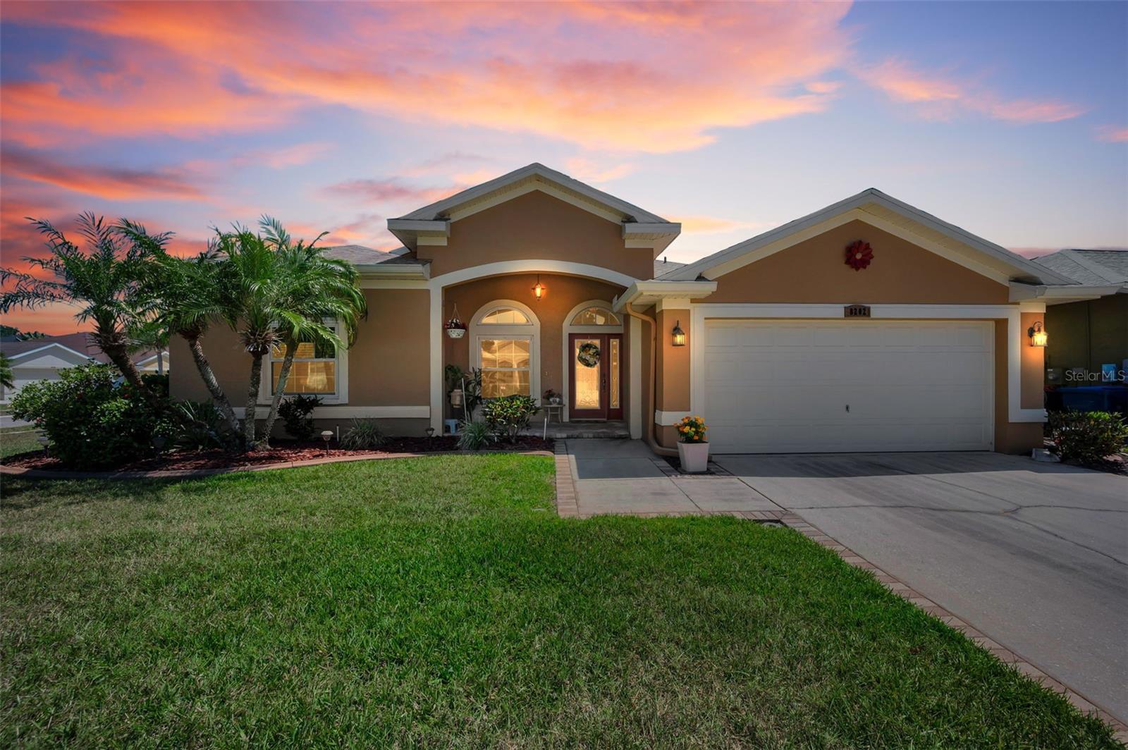 8202 WILD OAKS CIR, LARGO, FL, 33773