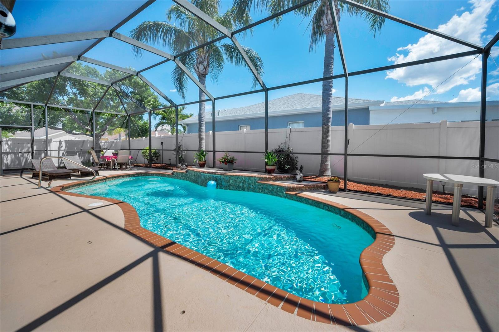 8202 WILD OAKS CIR, LARGO, FL, 33773