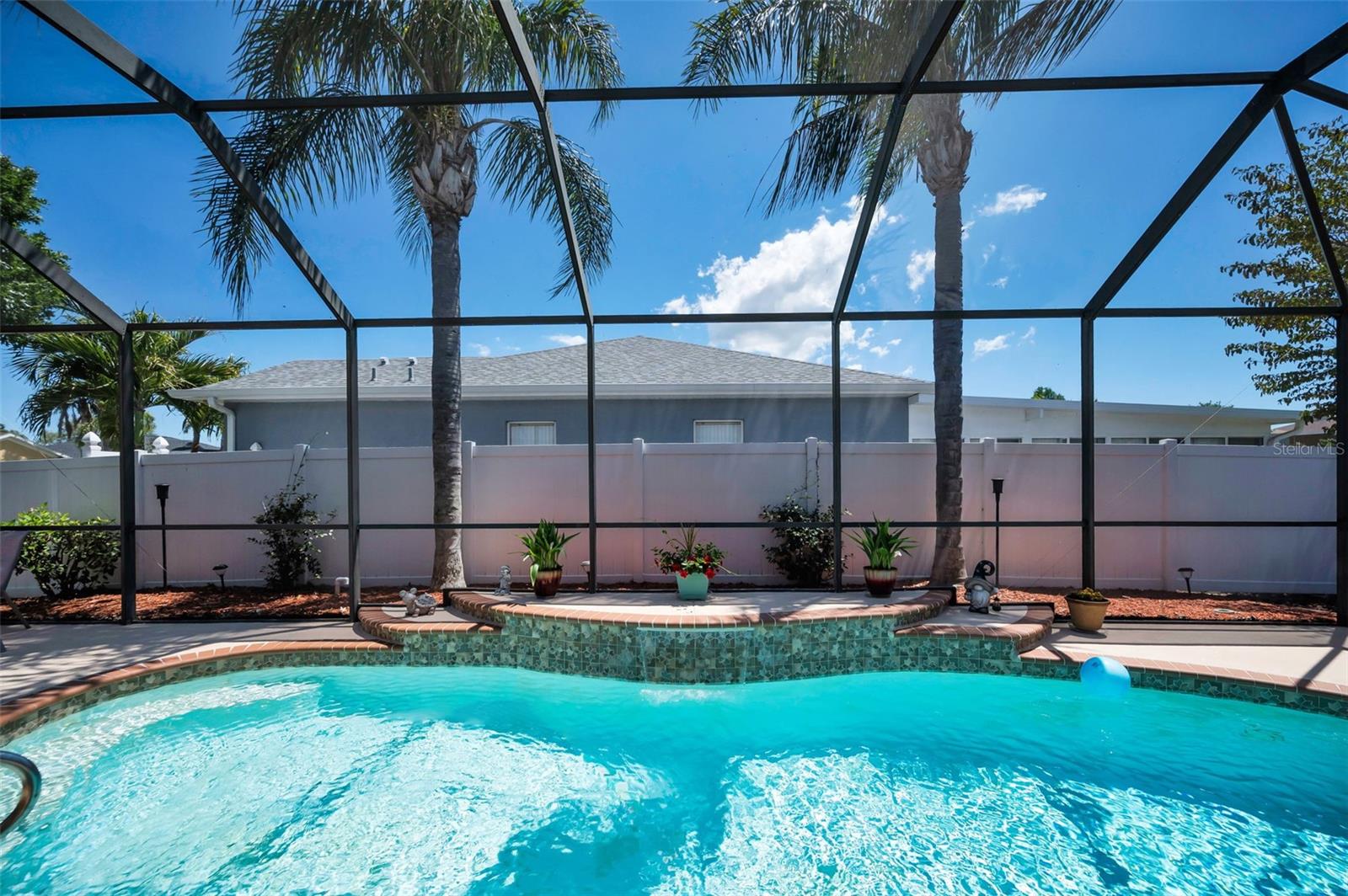 8202 WILD OAKS CIR, LARGO, FL, 33773