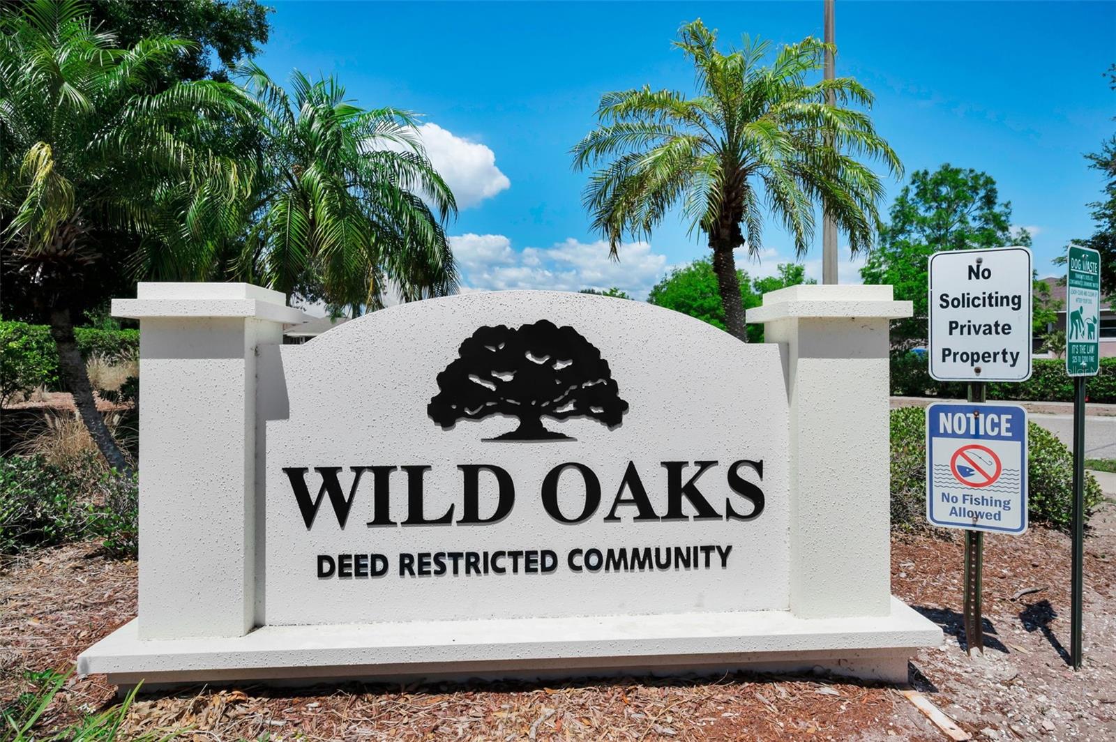 8202 WILD OAKS CIR, LARGO, FL, 33773