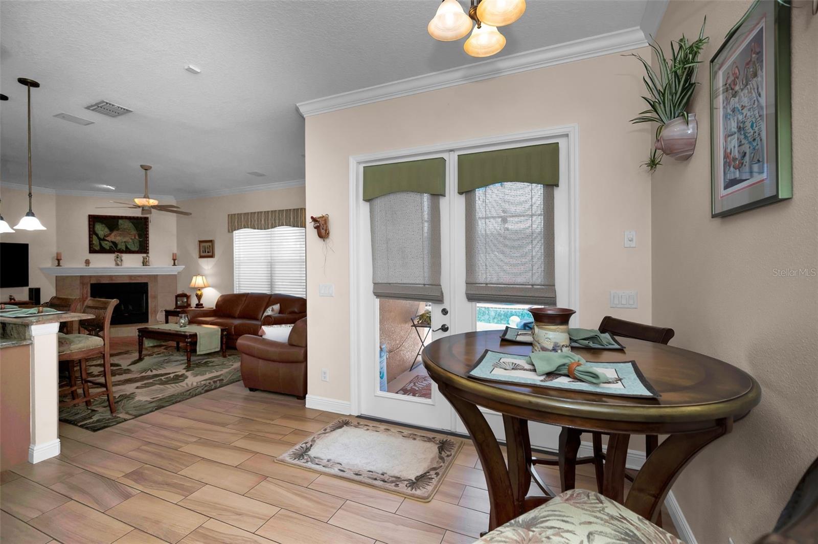 8202 WILD OAKS CIR, LARGO, FL, 33773