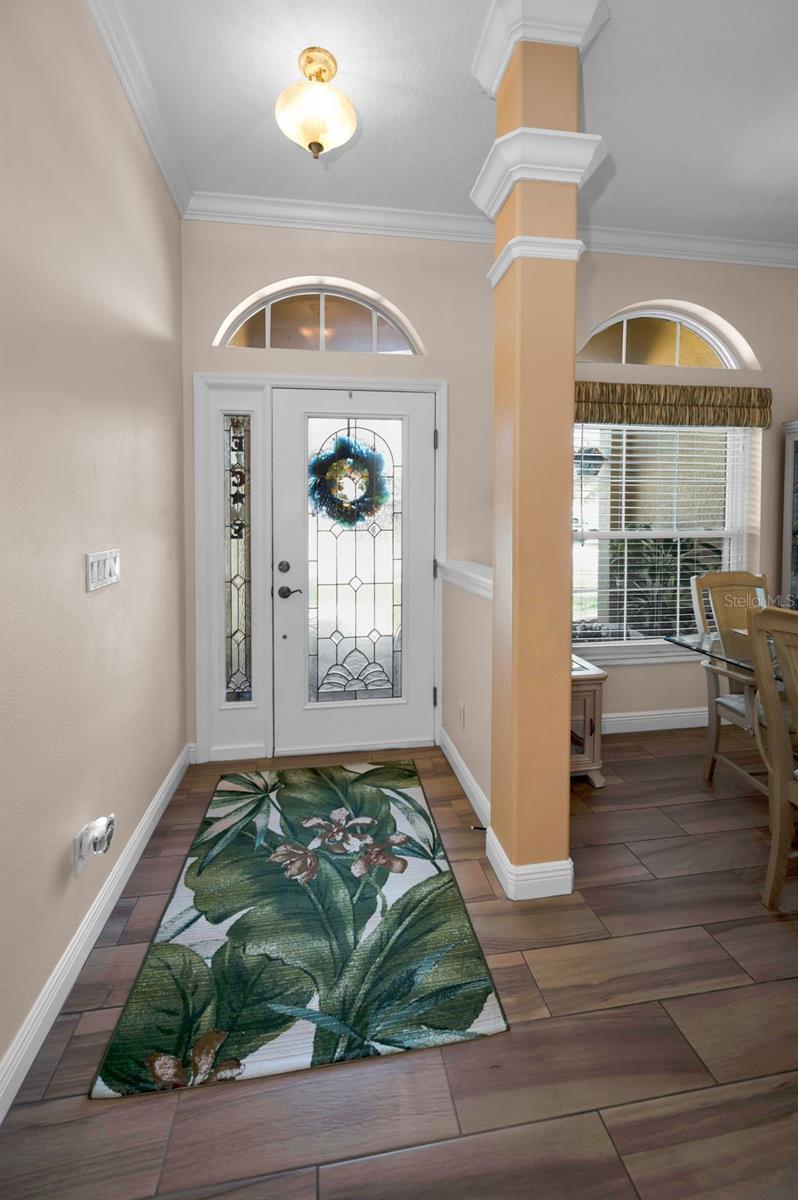 8202 WILD OAKS CIR, LARGO, FL, 33773