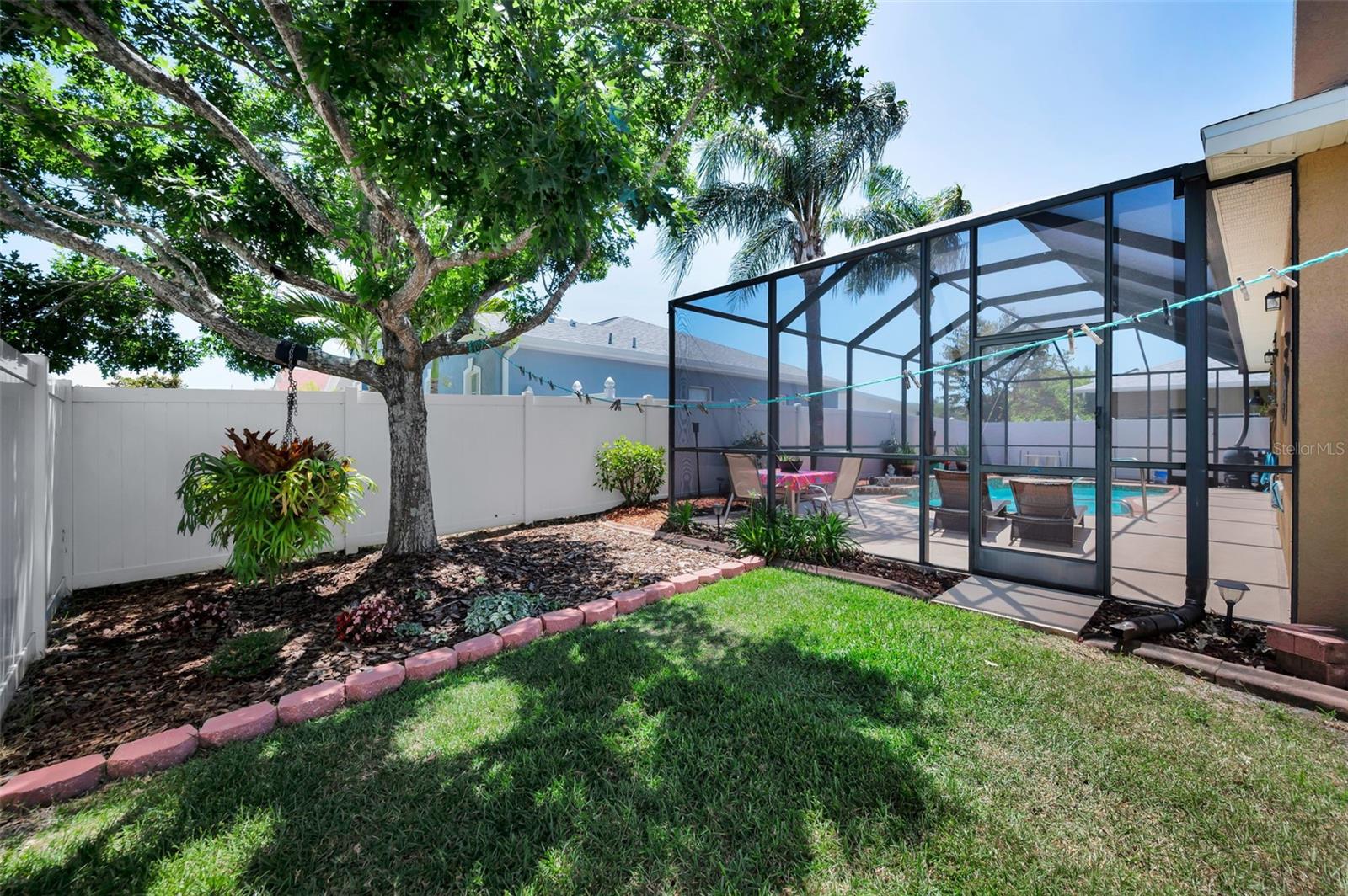 8202 WILD OAKS CIR, LARGO, FL, 33773