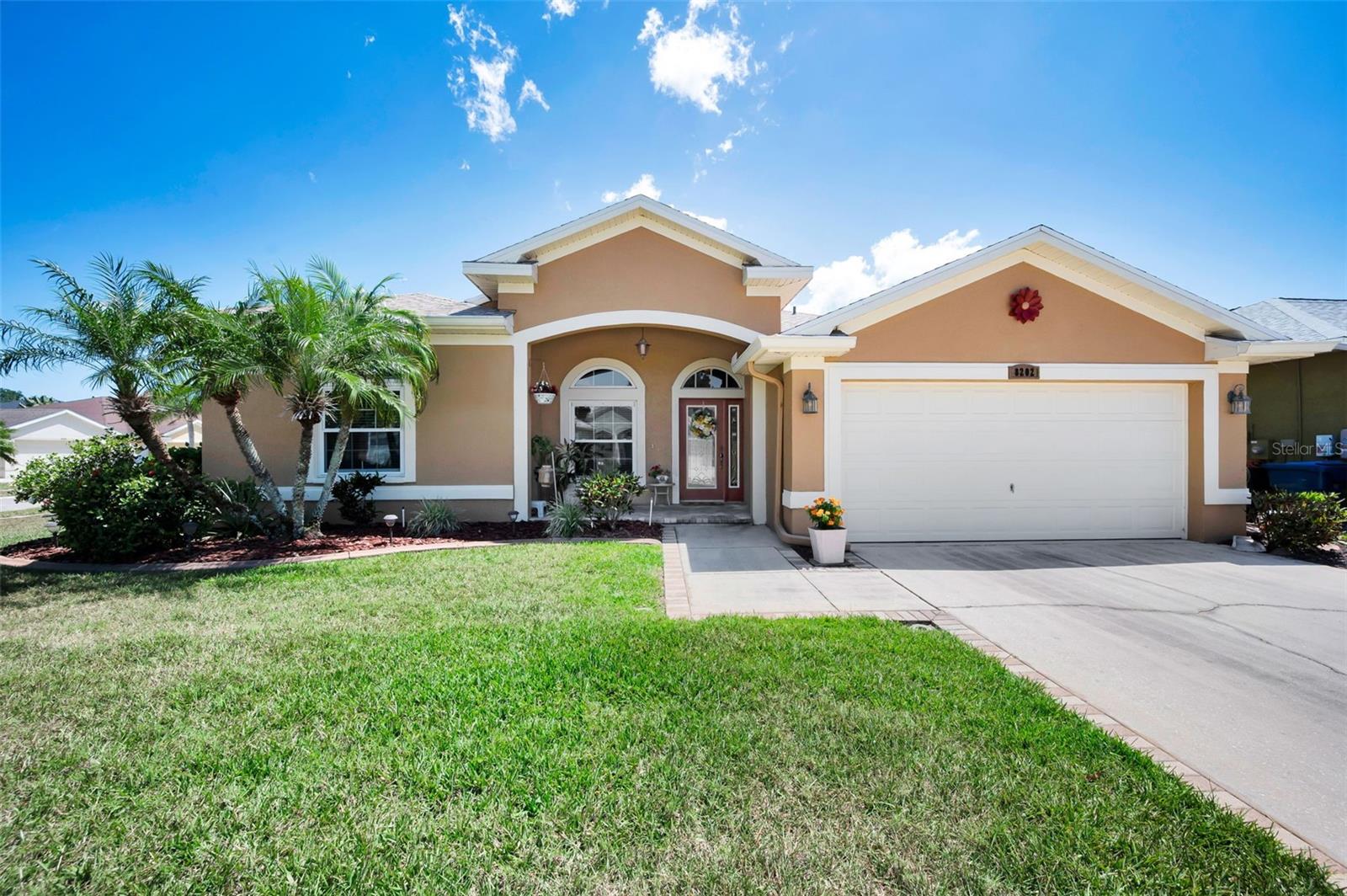 8202 WILD OAKS CIR, LARGO, FL, 33773