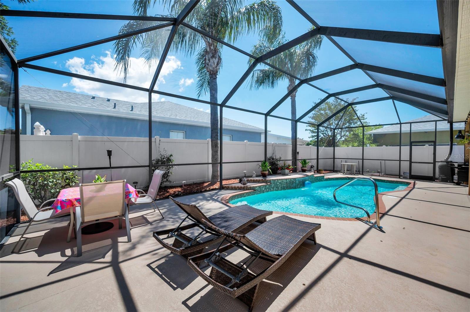 8202 WILD OAKS CIR, LARGO, FL, 33773