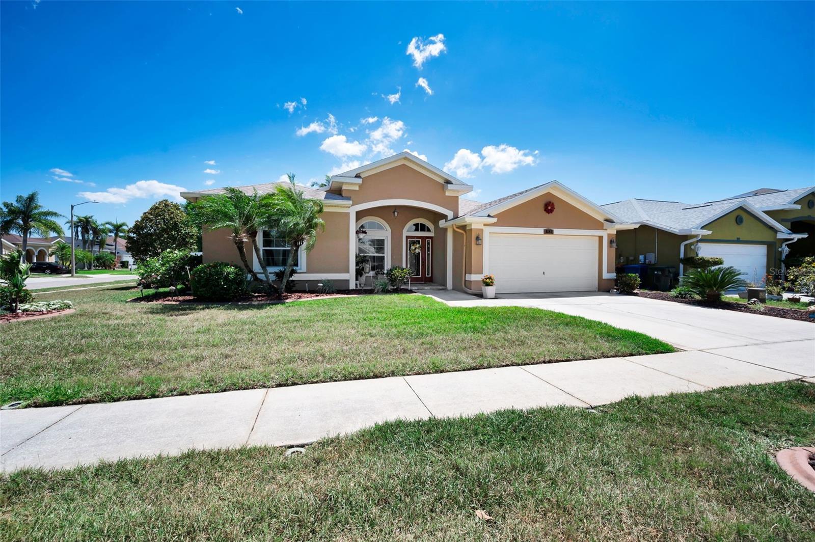 8202 WILD OAKS CIR, LARGO, FL, 33773