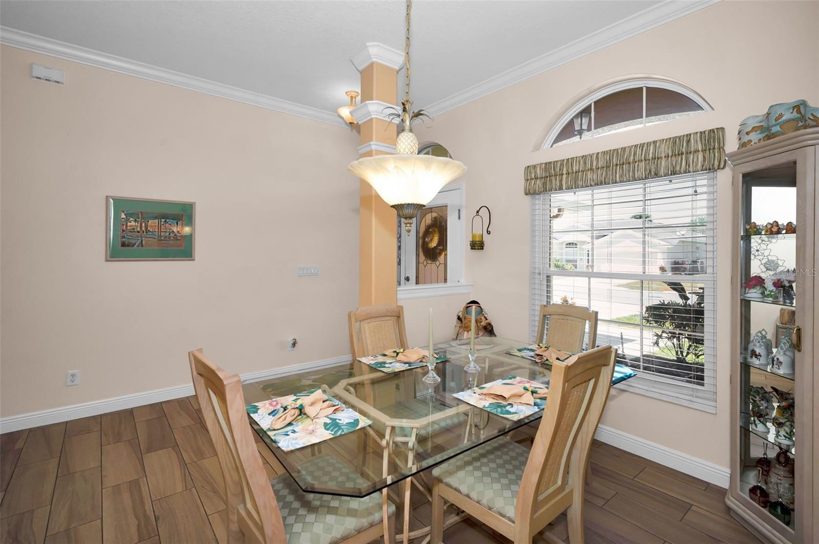 8202 WILD OAKS CIR, LARGO, FL, 33773