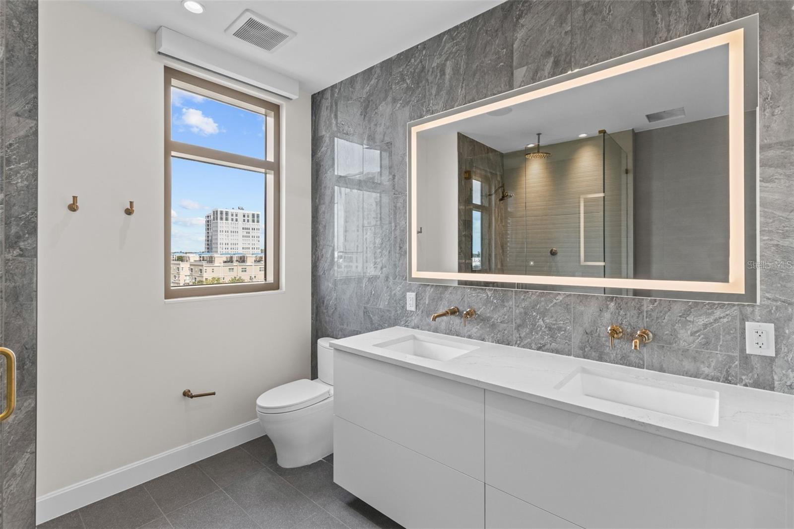 126 4TH AVE NE #601, ST PETERSBURG, FL, 33701