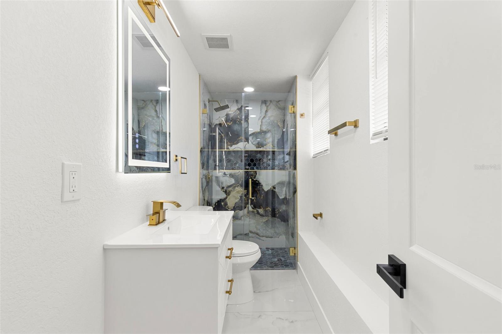 5501 N ALBANY AVE, TAMPA, FL, 33603