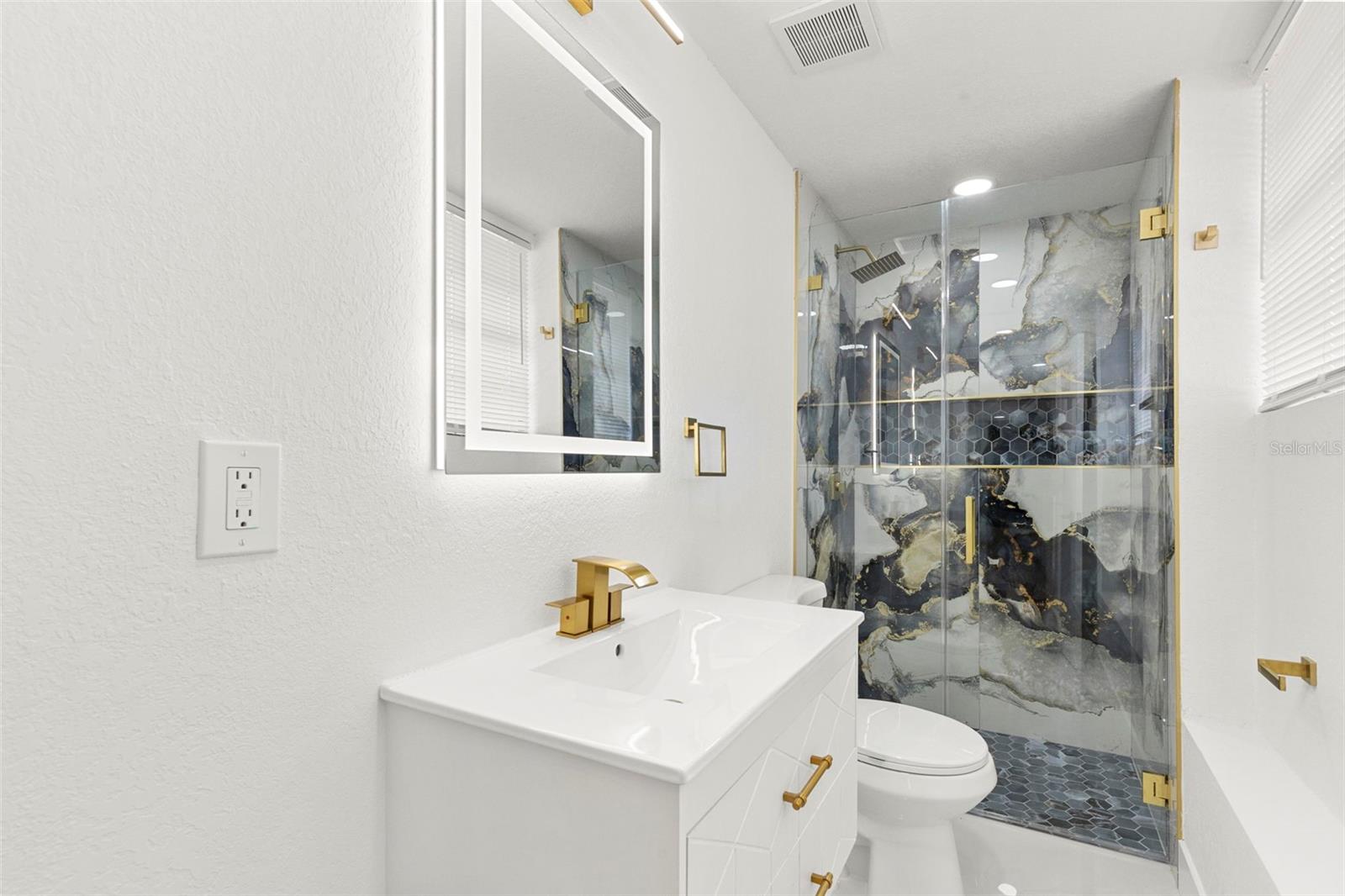 5501 N ALBANY AVE, TAMPA, FL, 33603