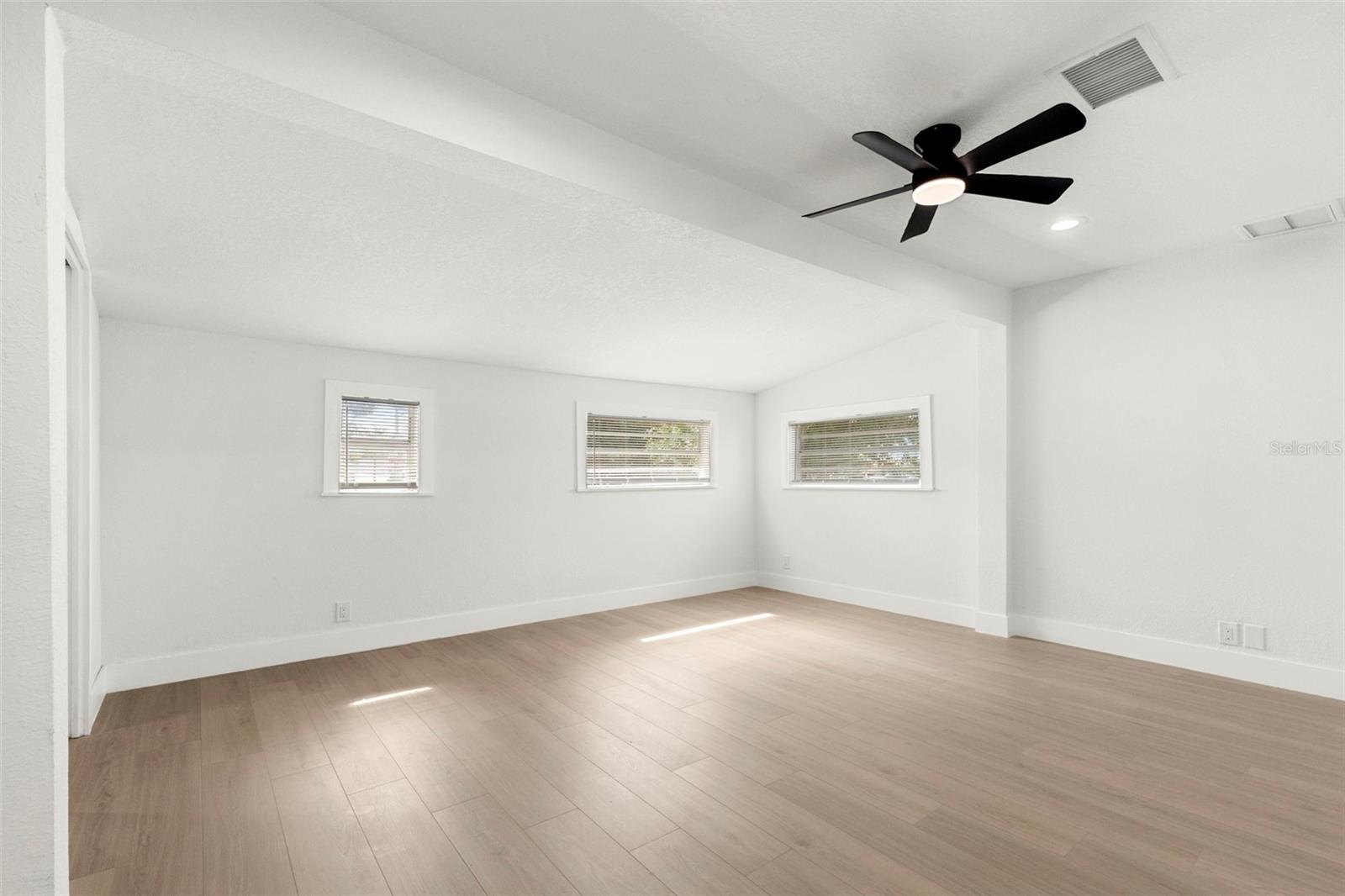 5501 N ALBANY AVE, TAMPA, FL, 33603