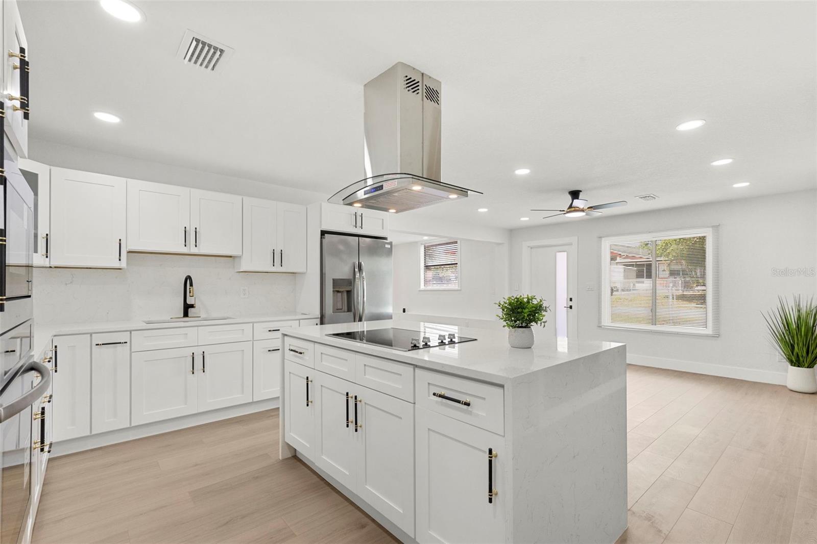 5501 N ALBANY AVE, TAMPA, FL, 33603