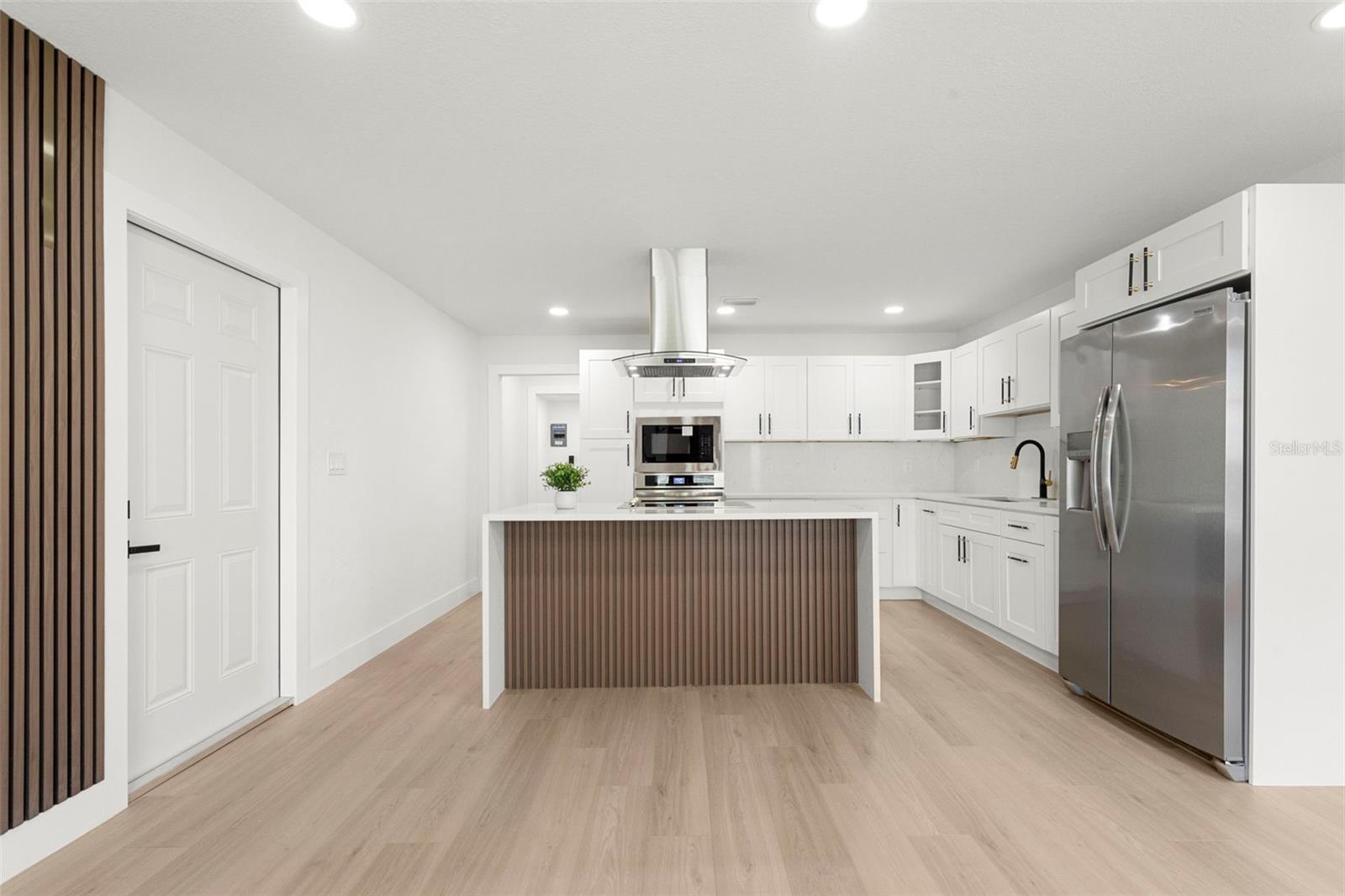 5501 N ALBANY AVE, TAMPA, FL, 33603