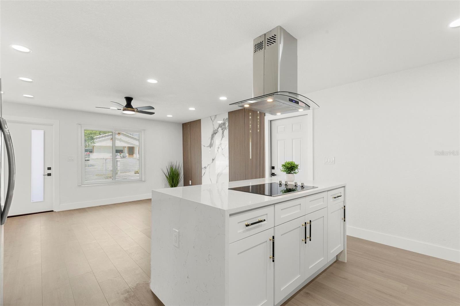 5501 N ALBANY AVE, TAMPA, FL, 33603