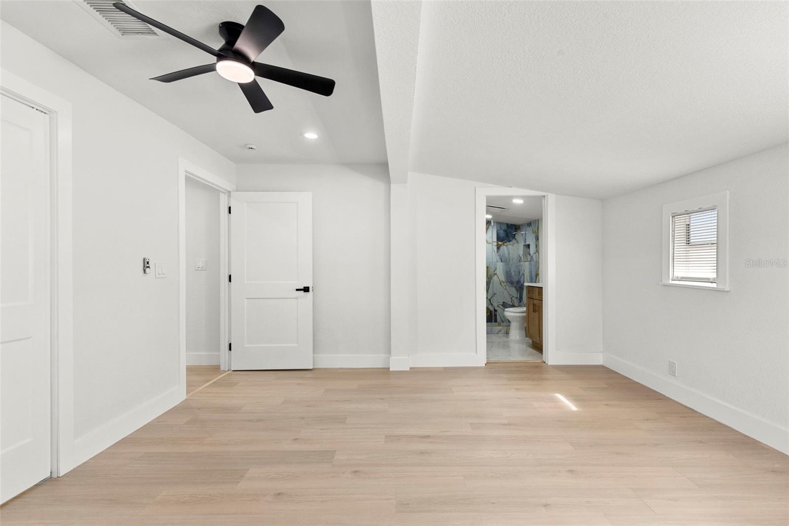 5501 N ALBANY AVE, TAMPA, FL, 33603
