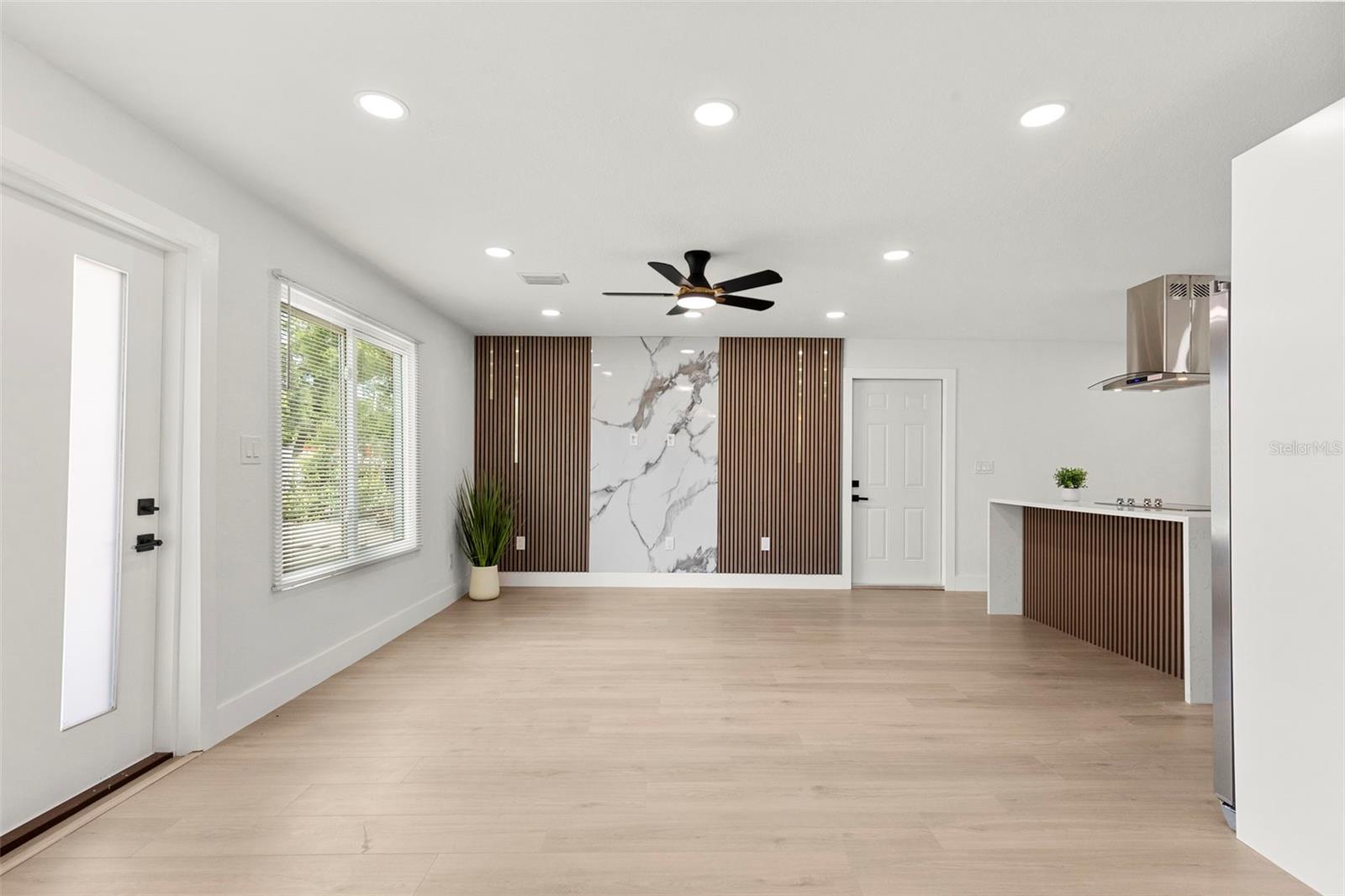 5501 N ALBANY AVE, TAMPA, FL, 33603