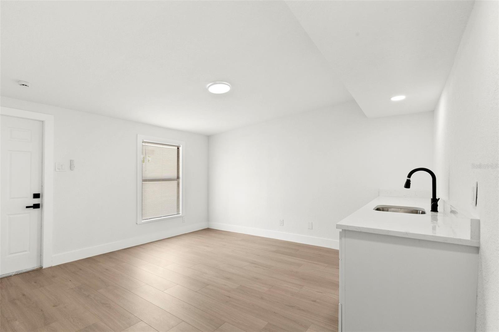5501 N ALBANY AVE, TAMPA, FL, 33603