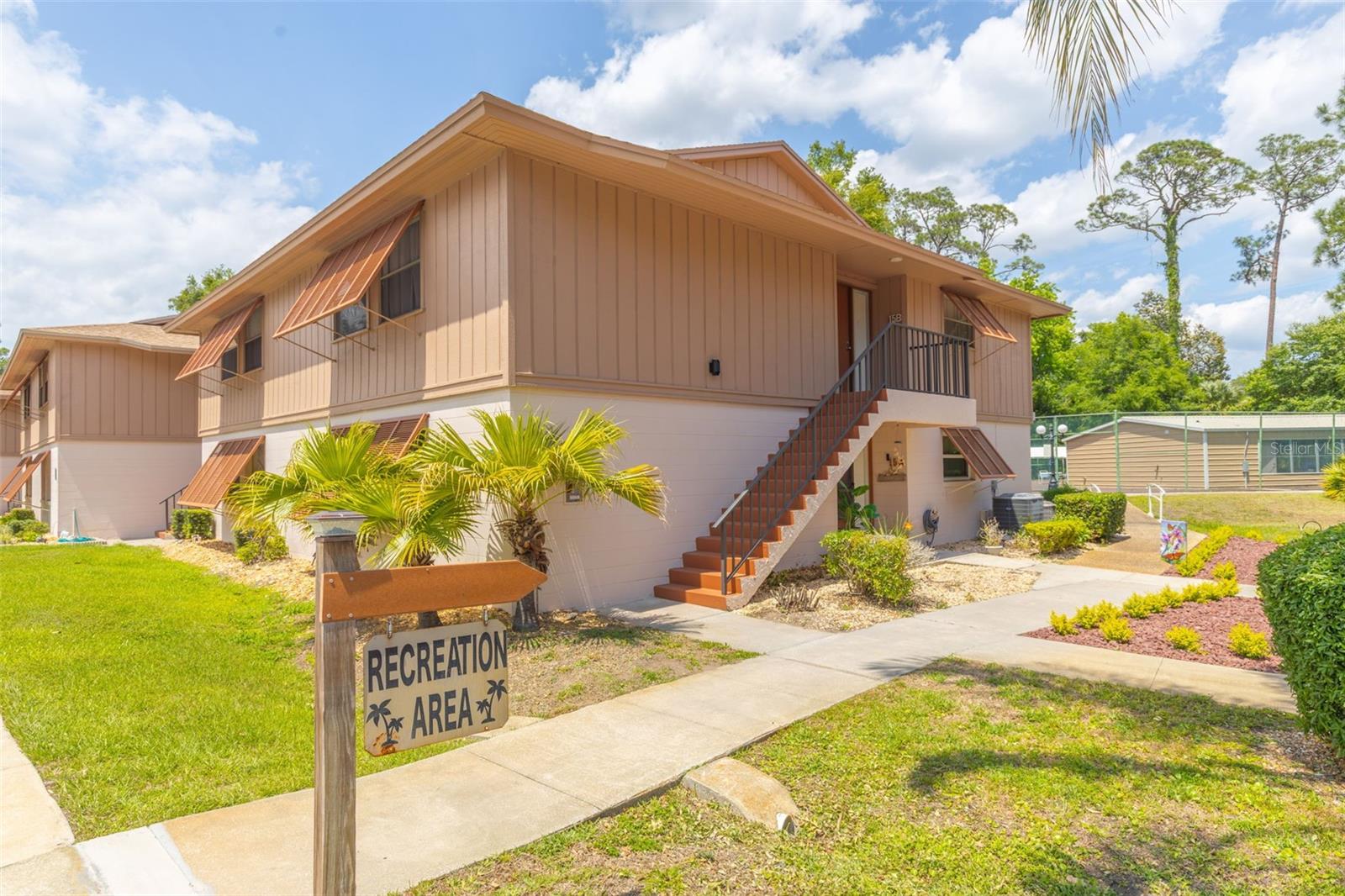 180 MAGNOLIA WOODS CT #15B, DELTONA, FL, 32725
