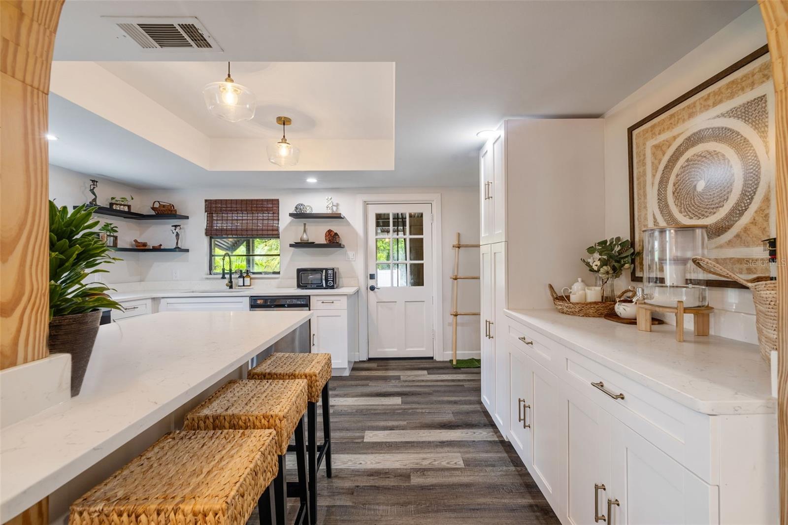 1411 E HENRY AVE, TAMPA, FL, 33604