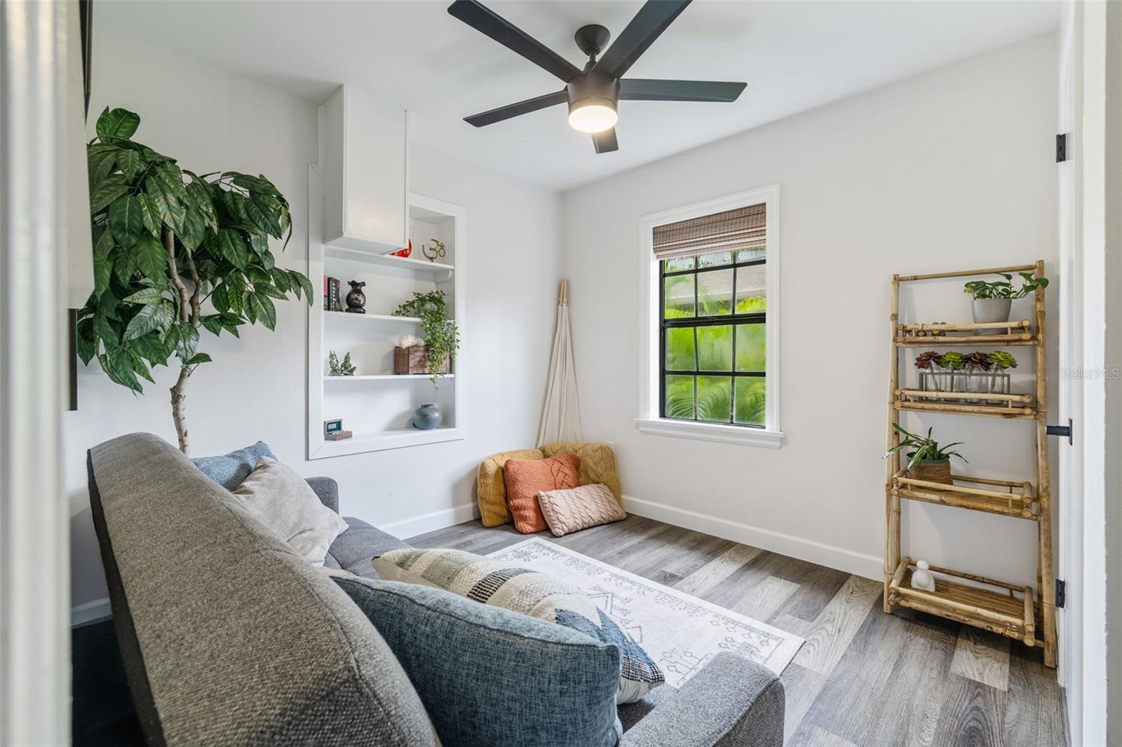 1411 E HENRY AVE, TAMPA, FL, 33604