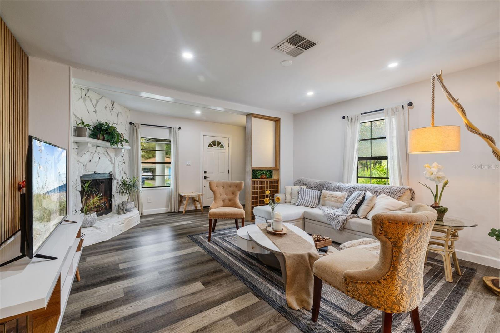 1411 E HENRY AVE, TAMPA, FL, 33604