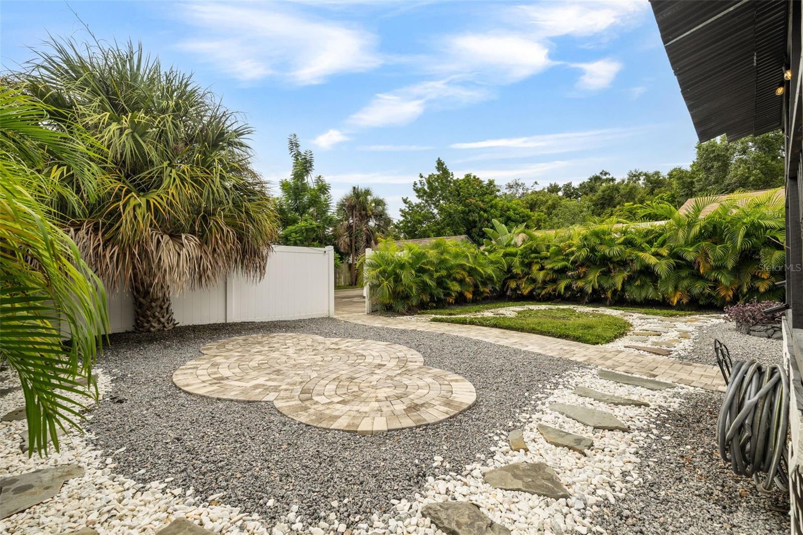 1411 E HENRY AVE, TAMPA, FL, 33604