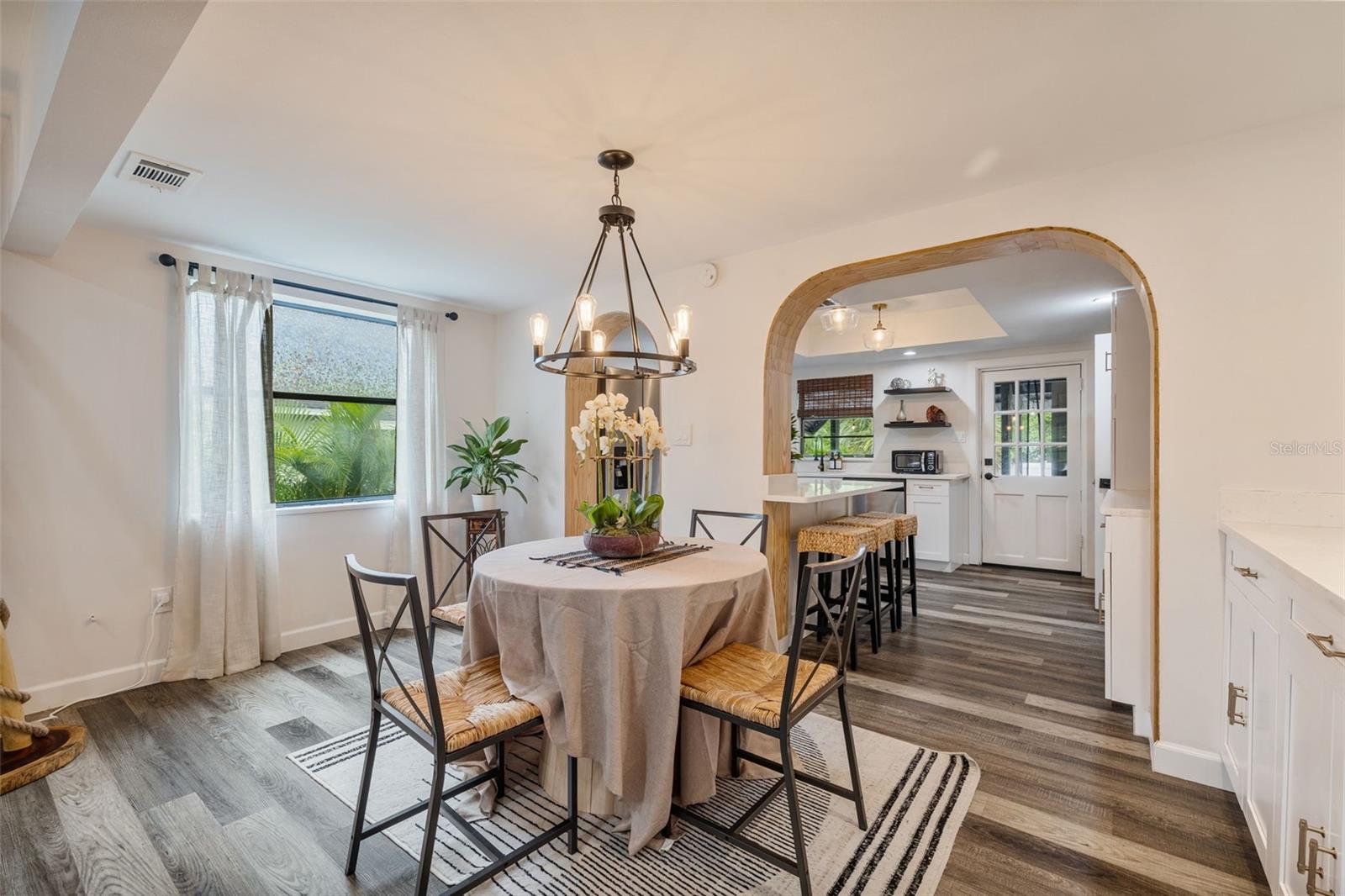 1411 E HENRY AVE, TAMPA, FL, 33604