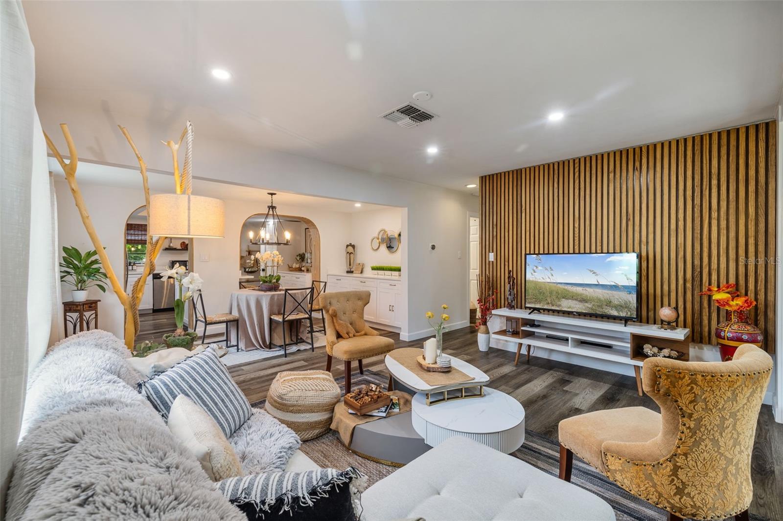1411 E HENRY AVE, TAMPA, FL, 33604