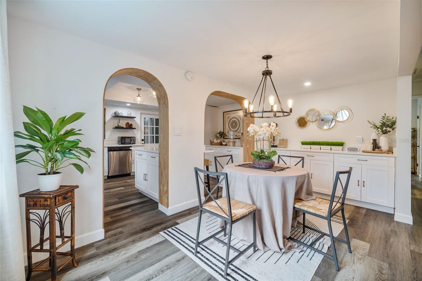 1411 E HENRY AVE, TAMPA, FL, 33604