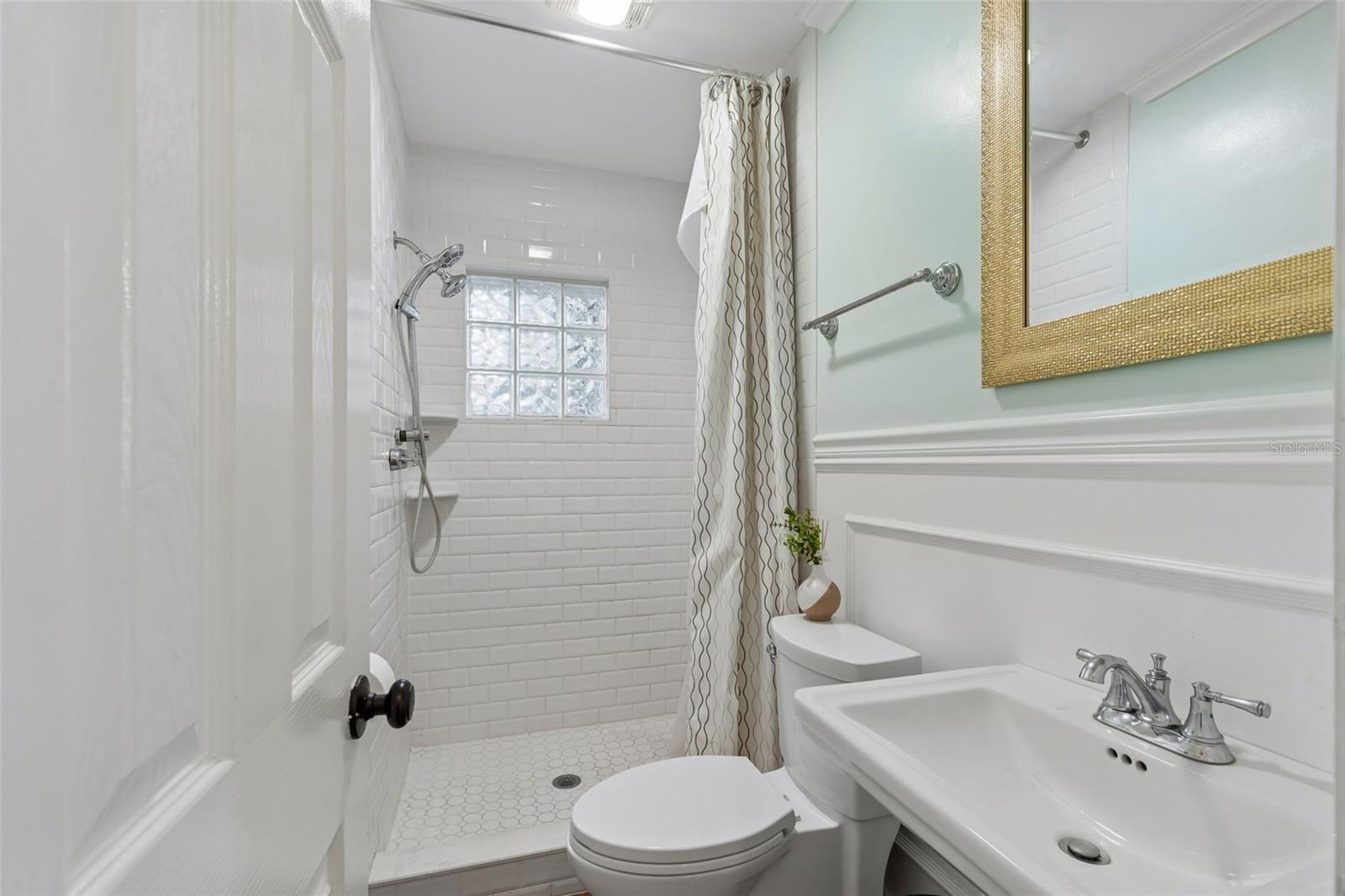 2790 PINELLAS POINT DR S, ST PETERSBURG, FL, 33712